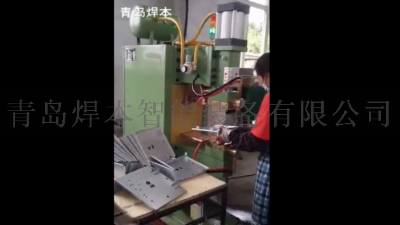 青島某客戶安裝使用焊本中頻點焊機