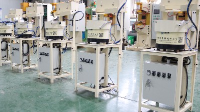 自動(dòng)螺母輸送機(jī)的工作原理原來這么簡單