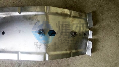 焊本為客戶安裝調(diào)試法蘭螺母中頻點(diǎn)焊機(jī)